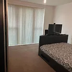 Immaculate 1-Bed Apartment In East London