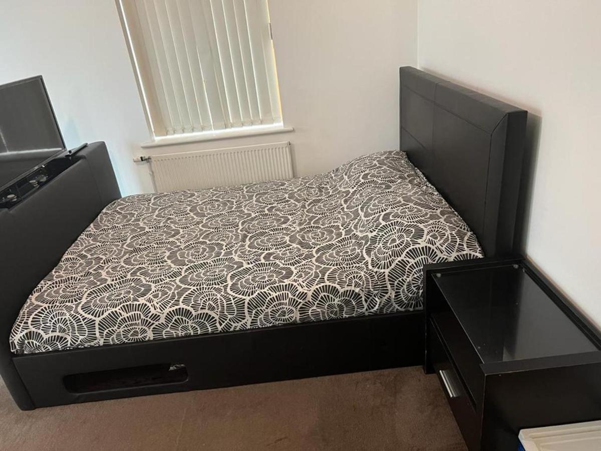 Immaculate 1-bed In East